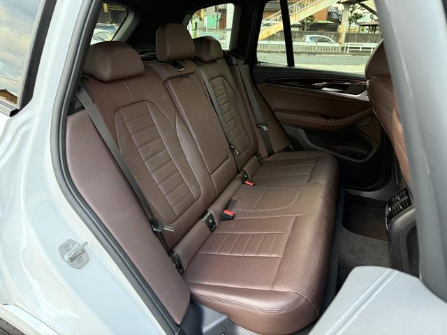 X3 xDrive 20d Mスポーツ 全国2年保証付 ヴァーネスカレザーモカ ハンドルヒータ サウンドPKG 19インチAW ハーマン音響 ACC ハンズオフアシスト HUD 全周囲カメラ 前後シートヒータ 電動トランク CarPlay(11枚目)