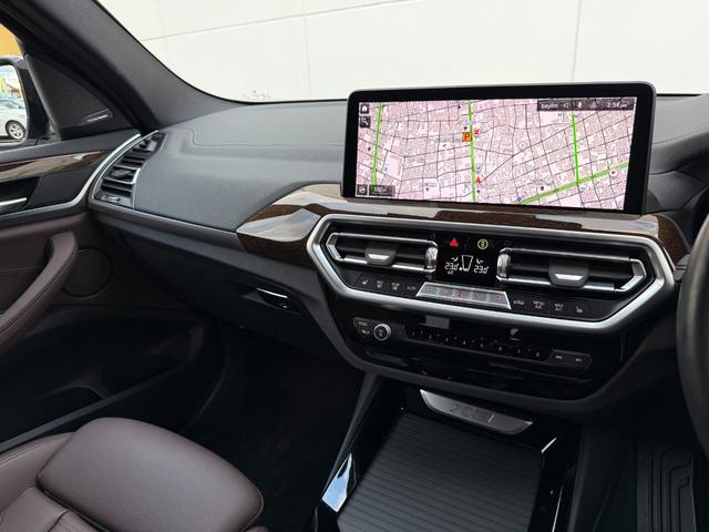 X3 xDrive 20d Mスポーツ 全国2年保証付 ヴァーネスカレザーモカ ハンドルヒータ サウンドPKG 19インチAW ハーマン音響 ACC ハンズオフアシスト HUD 全周囲カメラ 前後シートヒータ 電動トランク CarPlay(26枚目)