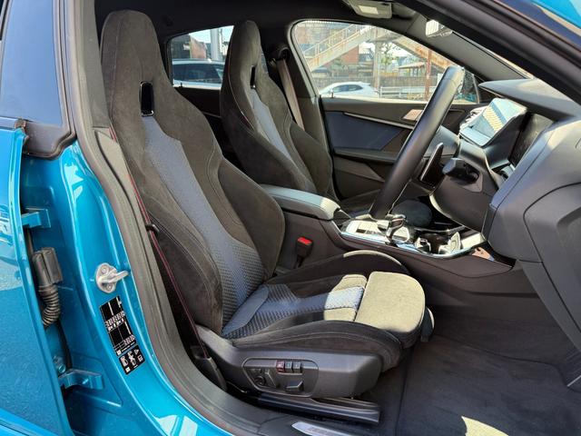 2シリーズ M235i xDriveグランクーペ 全国2年保証付 クロストリゴンアルカンタラコンビネーションシート 18AW Mスポーツブレーキ アップディスプレイ アンビエントライト アクティブクルーズコントロール バックカメラ LEDライト(6枚目)