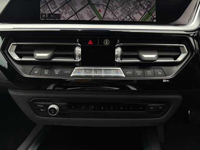 Ｚ４ ｓＤｒｉｖｅ２０ｉ　Ｍスポーツ　全国２年保証付　ヴァーネスカレザーブラックシート　セレクトＰＫＧ　地デジＴＶナビ　ハーマン音響　ステアリングヒータ　１８ＡＷ　ＡＣＣ　ヘッドアップディスプレイ　　シートヒータ　ＡｐｐｌｅＣａｒＰｌａｙ（30枚目）