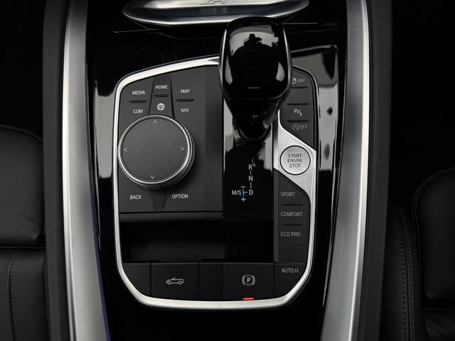 Ｚ４ ｓＤｒｉｖｅ２０ｉ　Ｍスポーツ　全国２年保証付　ヴァーネスカレザーブラックシート　セレクトＰＫＧ　地デジＴＶナビ　ハーマン音響　ステアリングヒータ　１８ＡＷ　ＡＣＣ　ヘッドアップディスプレイ　　シートヒータ　ＡｐｐｌｅＣａｒＰｌａｙ（33枚目）