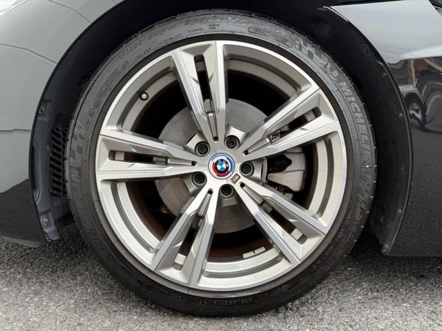 Ｚ４ ｓＤｒｉｖｅ２０ｉ　Ｍスポーツ　全国２年保証付　ヴァーネスカレザーブラックシート　セレクトＰＫＧ　地デジＴＶナビ　ハーマン音響　ステアリングヒータ　１８ＡＷ　ＡＣＣ　ヘッドアップディスプレイ　　シートヒータ　ＡｐｐｌｅＣａｒＰｌａｙ（41枚目）