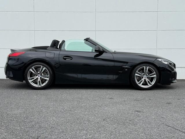 Ｚ４ ｓＤｒｉｖｅ２０ｉ　Ｍスポーツ　全国２年保証付　ヴァーネスカレザーブラックシート　セレクトＰＫＧ　地デジＴＶナビ　ハーマン音響　ステアリングヒータ　１８ＡＷ　ＡＣＣ　ヘッドアップディスプレイ　　シートヒータ　ＡｐｐｌｅＣａｒＰｌａｙ（46枚目）