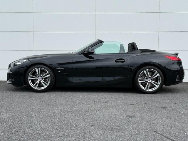 Ｚ４ ｓＤｒｉｖｅ２０ｉ　Ｍスポーツ　全国２年保証付　ヴァーネスカレザーブラックシート　セレクトＰＫＧ　地デジＴＶナビ　ハーマン音響　ステアリングヒータ　１８ＡＷ　ＡＣＣ　ヘッドアップディスプレイ　　シートヒータ　ＡｐｐｌｅＣａｒＰｌａｙ（50枚目）