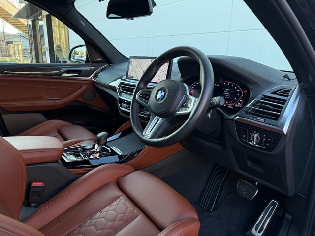 Ｘ３ Ｍ コンペティション　全国２年保証付　タルトゥーフォレザー　２１ＡＷ　可変サス　可変バルブ　Ｍｓｐブレーキ　ＡＣＣ　ハンズオフアシスト　ＨＵＤ　全周囲カメラ　ハーマン音響　シートエアコン　地デジＴＶナビ　ＣａｒＰｌａｙ（5枚目）