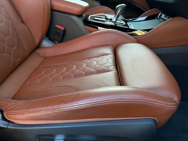 Ｘ３ Ｍ コンペティション　全国２年保証付　タルトゥーフォレザー　２１ＡＷ　可変サス　可変バルブ　Ｍｓｐブレーキ　ＡＣＣ　ハンズオフアシスト　ＨＵＤ　全周囲カメラ　ハーマン音響　シートエアコン　地デジＴＶナビ　ＣａｒＰｌａｙ（8枚目）