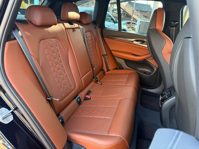 Ｘ３ Ｍ コンペティション　全国２年保証付　タルトゥーフォレザー　２１ＡＷ　可変サス　可変バルブ　Ｍｓｐブレーキ　ＡＣＣ　ハンズオフアシスト　ＨＵＤ　全周囲カメラ　ハーマン音響　シートエアコン　地デジＴＶナビ　ＣａｒＰｌａｙ（11枚目）