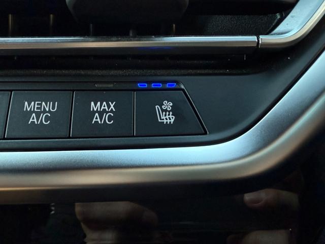 Ｘ３ Ｍ コンペティション　全国２年保証付　タルトゥーフォレザー　２１ＡＷ　可変サス　可変バルブ　Ｍｓｐブレーキ　ＡＣＣ　ハンズオフアシスト　ＨＵＤ　全周囲カメラ　ハーマン音響　シートエアコン　地デジＴＶナビ　ＣａｒＰｌａｙ（37枚目）