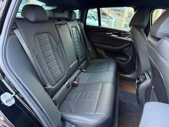 Ｘ４ ｘＤｒｉｖｅ　２０ｄ　Ｍスポーツ　全国２年保証付　ヴァーネスカレザーシートブラック１９ＡＷ　ｈａｒｍａｎ／ｋａｒｄｏｎ　ＡｐｐｌｅＣａｒＰｌａｙ　ヘッドアップディスプレイ　アンビエントライト　シートヒーター　３６０カメラ　電動トランク（11枚目）