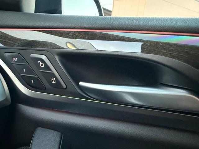 Ｘ４ ｘＤｒｉｖｅ　２０ｄ　Ｍスポーツ　全国２年保証付　ヴァーネスカレザーシートブラック１９ＡＷ　ｈａｒｍａｎ／ｋａｒｄｏｎ　ＡｐｐｌｅＣａｒＰｌａｙ　ヘッドアップディスプレイ　アンビエントライト　シートヒーター　３６０カメラ　電動トランク（23枚目）
