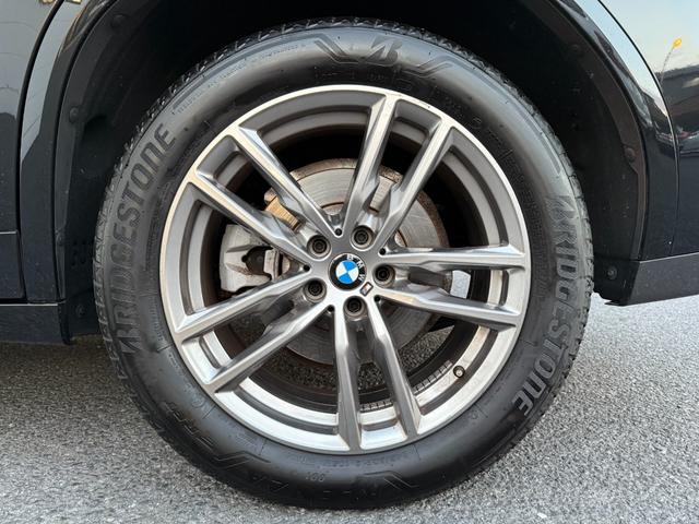 Ｘ４ ｘＤｒｉｖｅ　２０ｄ　Ｍスポーツ　全国２年保証付　ヴァーネスカレザーシートブラック１９ＡＷ　ｈａｒｍａｎ／ｋａｒｄｏｎ　ＡｐｐｌｅＣａｒＰｌａｙ　ヘッドアップディスプレイ　アンビエントライト　シートヒーター　３６０カメラ　電動トランク（49枚目）