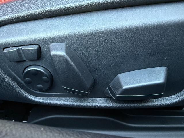 Ｚ４ Ｍ４０ｉ　令和１０年７月保証付　ヴァーネスカレザー　マグマレッド　オプション１９ＡＷ　セレクトパッケージ　オプションシルバーソフトトップ　ｈａｒｍａｎ／ｋａｒｄｏｎ　フルセグ　ステアリングヒーター　可変バルブ（10枚目）