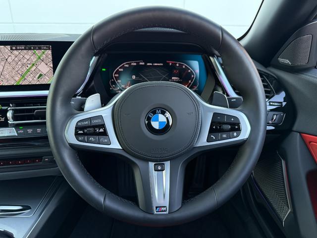 Ｚ４ Ｍ４０ｉ　令和１０年７月保証付　ヴァーネスカレザー　マグマレッド　オプション１９ＡＷ　セレクトパッケージ　オプションシルバーソフトトップ　ｈａｒｍａｎ／ｋａｒｄｏｎ　フルセグ　ステアリングヒーター　可変バルブ（11枚目）