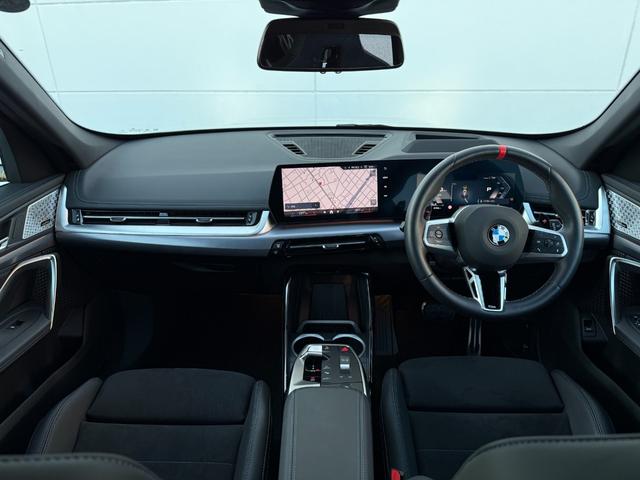 X1 M35i xDrive 全国2年保証付 Mアルカンタラ/ヴェガンザ・コンビネーション ブラック Mスポーツシート 20インチホイール Mスポーツブレーキ(レッド)アダプティブMサス harman/kardon 全周囲カメラ(15枚目)
