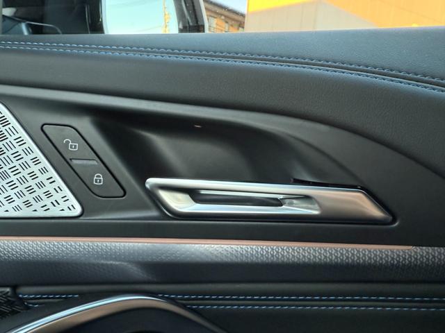 X1 M35i xDrive 全国2年保証付 Mアルカンタラ/ヴェガンザ・コンビネーション ブラック Mスポーツシート 20インチホイール Mスポーツブレーキ(レッド)アダプティブMサス harman/kardon 全周囲カメラ(22枚目)