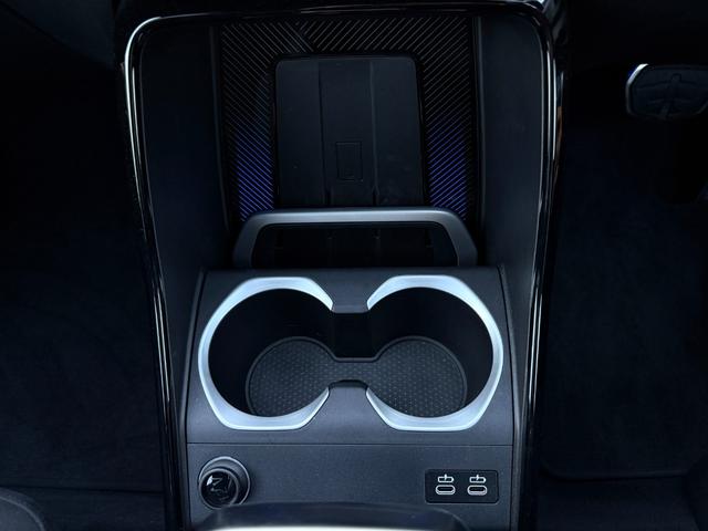 X1 M35i xDrive 全国2年保証付 Mアルカンタラ/ヴェガンザ・コンビネーション ブラック Mスポーツシート 20インチホイール Mスポーツブレーキ(レッド)アダプティブMサス harman/kardon 全周囲カメラ(42枚目)