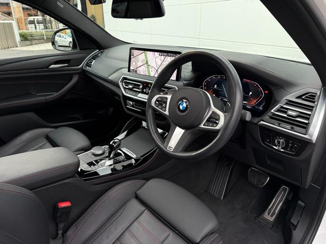 Ｘ４ ｘＤｒｉｖｅ　２０ｄ　Ｍスポーツ　全国２年保証付　サンルーフ　ヴァーネスカレザーブラック　１９ＡＷ　ＡＣＣ　ハンズオフアシスト　ヘッドアップディスプレイ　電動トランク　地上デジタルＴＶナビ　アンビエントライト　ＡｐｐｌｅＣａｒＰｌａｙ（7枚目）