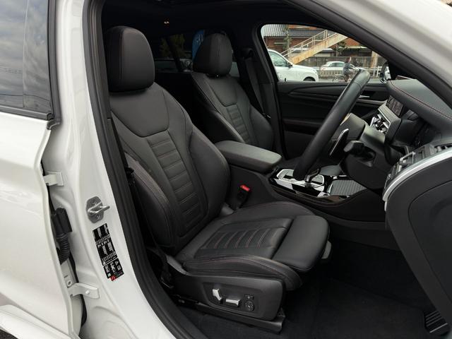 Ｘ４ ｘＤｒｉｖｅ　２０ｄ　Ｍスポーツ　全国２年保証付　サンルーフ　ヴァーネスカレザーブラック　１９ＡＷ　ＡＣＣ　ハンズオフアシスト　ヘッドアップディスプレイ　電動トランク　地上デジタルＴＶナビ　アンビエントライト　ＡｐｐｌｅＣａｒＰｌａｙ（8枚目）