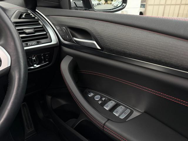 Ｘ４ ｘＤｒｉｖｅ　２０ｄ　Ｍスポーツ　全国２年保証付　サンルーフ　ヴァーネスカレザーブラック　１９ＡＷ　ＡＣＣ　ハンズオフアシスト　ヘッドアップディスプレイ　電動トランク　地上デジタルＴＶナビ　アンビエントライト　ＡｐｐｌｅＣａｒＰｌａｙ（24枚目）
