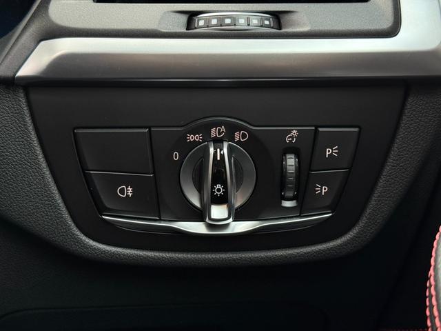 Ｘ４ ｘＤｒｉｖｅ　２０ｄ　Ｍスポーツ　全国２年保証付　サンルーフ　ヴァーネスカレザーブラック　１９ＡＷ　ＡＣＣ　ハンズオフアシスト　ヘッドアップディスプレイ　電動トランク　地上デジタルＴＶナビ　アンビエントライト　ＡｐｐｌｅＣａｒＰｌａｙ（27枚目）