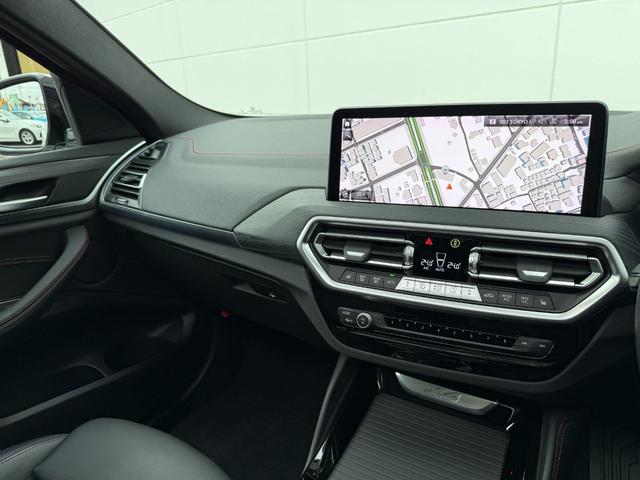 Ｘ４ ｘＤｒｉｖｅ　２０ｄ　Ｍスポーツ　全国２年保証付　サンルーフ　ヴァーネスカレザーブラック　１９ＡＷ　ＡＣＣ　ハンズオフアシスト　ヘッドアップディスプレイ　電動トランク　地上デジタルＴＶナビ　アンビエントライト　ＡｐｐｌｅＣａｒＰｌａｙ（28枚目）