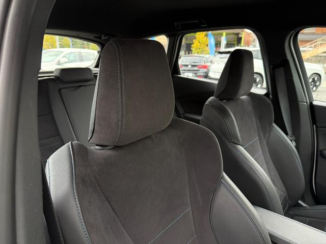 ２シリーズ ２１８ｄアクティブツアラー　Ｍスポーツ　全国２年保証付　アルカンタラ／センサテックシート　１７ＡＷ　ＡＣＣ　ヘッドアップディスプレイ　全周囲カメラ　シートヒータ　電動トランク　ＨＤＤナビ　アンビエントライト　ＬＥＤライト　ＣａｒＰｌａｙ（7枚目）