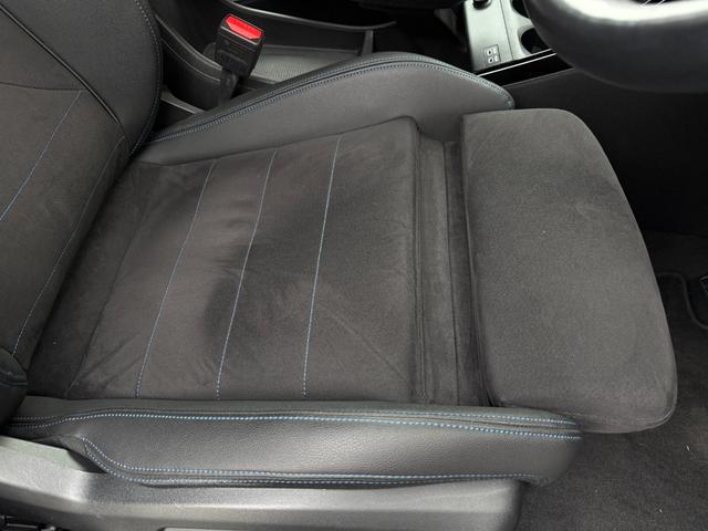 ２シリーズ ２１８ｄアクティブツアラー　Ｍスポーツ　全国２年保証付　アルカンタラ／センサテックシート　１７ＡＷ　ＡＣＣ　ヘッドアップディスプレイ　全周囲カメラ　シートヒータ　電動トランク　ＨＤＤナビ　アンビエントライト　ＬＥＤライト　ＣａｒＰｌａｙ（9枚目）