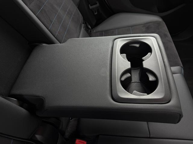 ２シリーズ ２１８ｄアクティブツアラー　Ｍスポーツ　全国２年保証付　アルカンタラ／センサテックシート　１７ＡＷ　ＡＣＣ　ヘッドアップディスプレイ　全周囲カメラ　シートヒータ　電動トランク　ＨＤＤナビ　アンビエントライト　ＬＥＤライト　ＣａｒＰｌａｙ（13枚目）