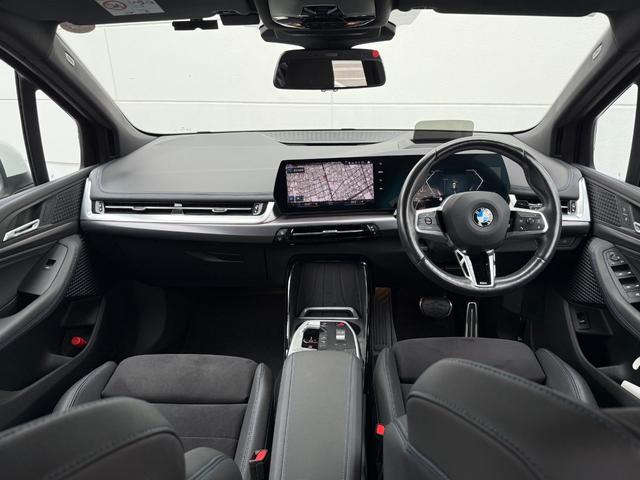 ２シリーズ ２１８ｄアクティブツアラー　Ｍスポーツ　全国２年保証付　アルカンタラ／センサテックシート　１７ＡＷ　ＡＣＣ　ヘッドアップディスプレイ　全周囲カメラ　シートヒータ　電動トランク　ＨＤＤナビ　アンビエントライト　ＬＥＤライト　ＣａｒＰｌａｙ（15枚目）