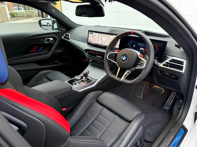 Ｍ２ ベースグレード　２０２８年２月まで保証付　ＭコンフォートＰ　ヴァーネスカレザーブラック　１９／２０ＡＷ　ｈａｒｍａｎ／ｋａｒｄｏｎ　ハンドルヒータ　ＡＣＣ　可変サス　Ｍｓｐブレーキ　ＨＵＤ　ＨＤＤナビ　ＣａｒＰｌａｙ（5枚目）