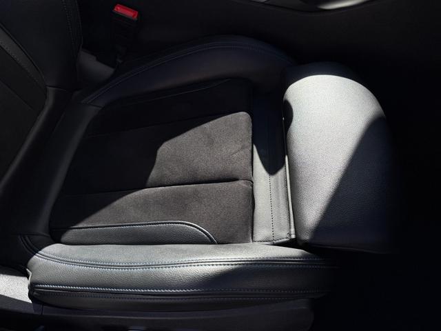 ３シリーズ ３２０ｉ　Ｍスポーツ　全国２年保証付　アルカンタラ／センサテックシート　コンフォートＰＫＧ　全周囲カメラ　１８ＡＷ　ＡＣＣ　ハンズオフアシスト　電動トランク　ＬＥＤヘッドライト　アンビエントライト　ＡｐｐｌｅＣａｒＰｌａｙ（9枚目）