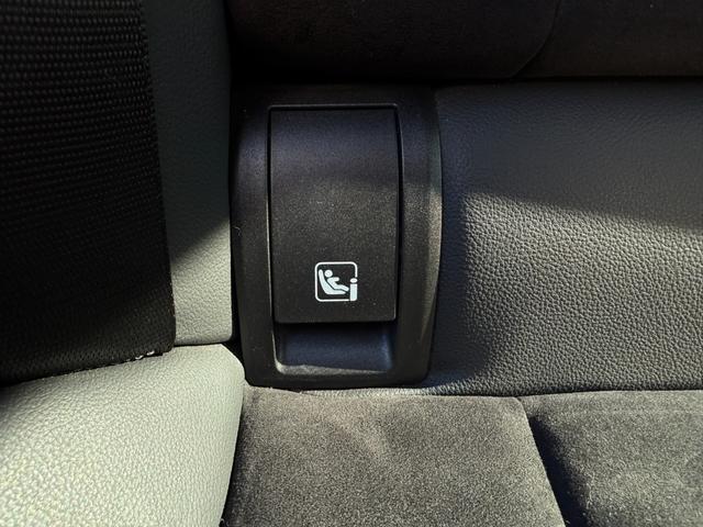 ３シリーズ ３２０ｉ　Ｍスポーツ　全国２年保証付　アルカンタラ／センサテックシート　コンフォートＰＫＧ　全周囲カメラ　１８ＡＷ　ＡＣＣ　ハンズオフアシスト　電動トランク　ＬＥＤヘッドライト　アンビエントライト　ＡｐｐｌｅＣａｒＰｌａｙ（12枚目）