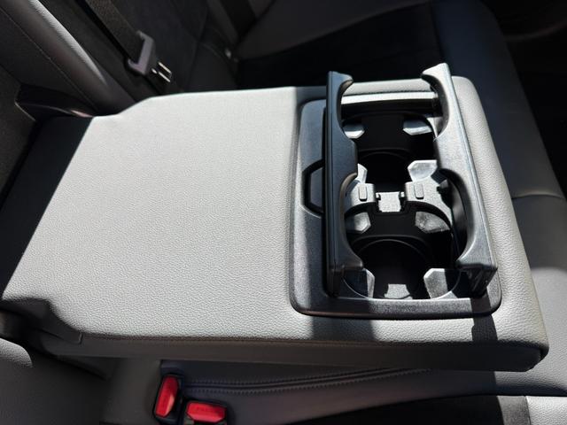 ３シリーズ ３２０ｉ　Ｍスポーツ　全国２年保証付　アルカンタラ／センサテックシート　コンフォートＰＫＧ　全周囲カメラ　１８ＡＷ　ＡＣＣ　ハンズオフアシスト　電動トランク　ＬＥＤヘッドライト　アンビエントライト　ＡｐｐｌｅＣａｒＰｌａｙ（13枚目）