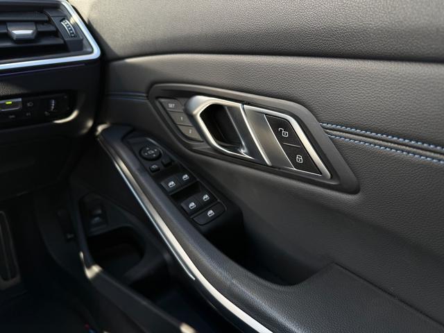 ３シリーズ ３２０ｉ　Ｍスポーツ　全国２年保証付　アルカンタラ／センサテックシート　コンフォートＰＫＧ　全周囲カメラ　１８ＡＷ　ＡＣＣ　ハンズオフアシスト　電動トランク　ＬＥＤヘッドライト　アンビエントライト　ＡｐｐｌｅＣａｒＰｌａｙ（20枚目）