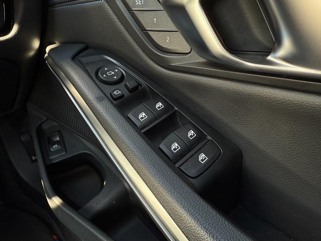 ３シリーズ ３２０ｉ　Ｍスポーツ　全国２年保証付　アルカンタラ／センサテックシート　コンフォートＰＫＧ　全周囲カメラ　１８ＡＷ　ＡＣＣ　ハンズオフアシスト　電動トランク　ＬＥＤヘッドライト　アンビエントライト　ＡｐｐｌｅＣａｒＰｌａｙ（22枚目）