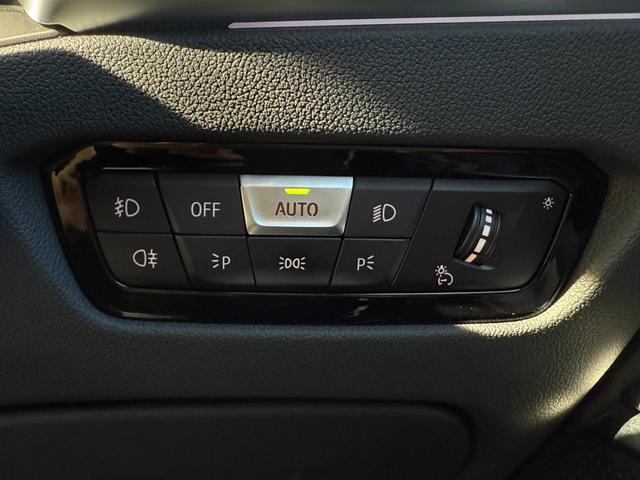 ３シリーズ ３２０ｉ　Ｍスポーツ　全国２年保証付　アルカンタラ／センサテックシート　コンフォートＰＫＧ　全周囲カメラ　１８ＡＷ　ＡＣＣ　ハンズオフアシスト　電動トランク　ＬＥＤヘッドライト　アンビエントライト　ＡｐｐｌｅＣａｒＰｌａｙ（23枚目）