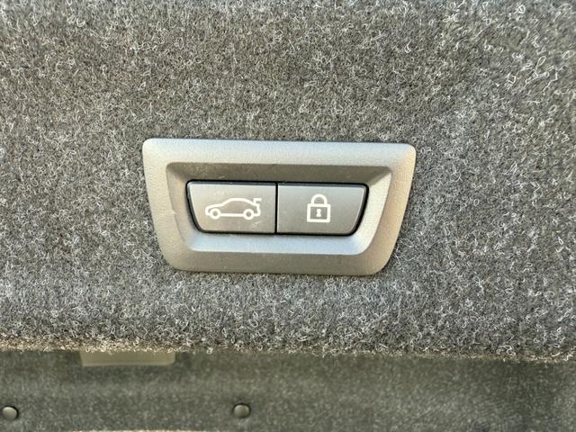 ３シリーズ ３２０ｉ　Ｍスポーツ　全国２年保証付　アルカンタラ／センサテックシート　コンフォートＰＫＧ　全周囲カメラ　１８ＡＷ　ＡＣＣ　ハンズオフアシスト　電動トランク　ＬＥＤヘッドライト　アンビエントライト　ＡｐｐｌｅＣａｒＰｌａｙ（44枚目）