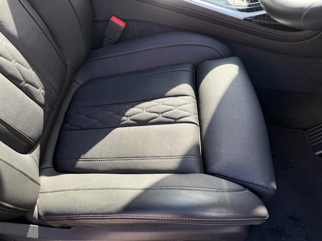 Ｘ７ ｘＤｒｉｖｅ　４０ｄ　Ｍスポーツ　全国２年保証付　スカイラウンジサンルーフ　６人乗　メリノレザーブラックシート　２２ＡＷ　エアサス　ＡＣＣ　ハンズオフアシスト　ハーマン音響　ＨＵＤ　全周囲カメラ　地デジＴＶナビ　ＣａｒＰｌａｙ（10枚目）