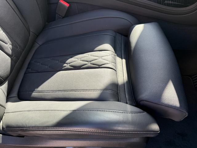 Ｘ７ ｘＤｒｉｖｅ　４０ｄ　Ｍスポーツ　全国２年保証付　スカイラウンジサンルーフ　６人乗　メリノレザーブラックシート　２２ＡＷ　エアサス　ＡＣＣ　ハンズオフアシスト　ハーマン音響　ＨＵＤ　全周囲カメラ　地デジＴＶナビ　ＣａｒＰｌａｙ（11枚目）