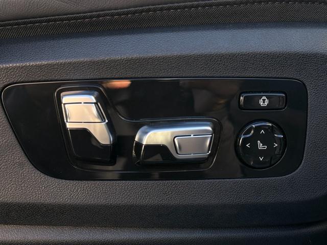 Ｘ７ ｘＤｒｉｖｅ　４０ｄ　Ｍスポーツ　全国２年保証付　スカイラウンジサンルーフ　６人乗　メリノレザーブラックシート　２２ＡＷ　エアサス　ＡＣＣ　ハンズオフアシスト　ハーマン音響　ＨＵＤ　全周囲カメラ　地デジＴＶナビ　ＣａｒＰｌａｙ（12枚目）