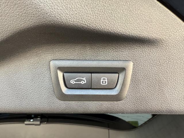 Ｘ７ ｘＤｒｉｖｅ　４０ｄ　Ｍスポーツ　全国２年保証付　スカイラウンジサンルーフ　６人乗　メリノレザーブラックシート　２２ＡＷ　エアサス　ＡＣＣ　ハンズオフアシスト　ハーマン音響　ＨＵＤ　全周囲カメラ　地デジＴＶナビ　ＣａｒＰｌａｙ（62枚目）