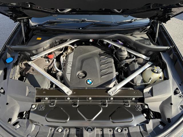 Ｘ７ ｘＤｒｉｖｅ　４０ｄ　Ｍスポーツ　全国２年保証付　スカイラウンジサンルーフ　６人乗　メリノレザーブラックシート　２２ＡＷ　エアサス　ＡＣＣ　ハンズオフアシスト　ハーマン音響　ＨＵＤ　全周囲カメラ　地デジＴＶナビ　ＣａｒＰｌａｙ（66枚目）