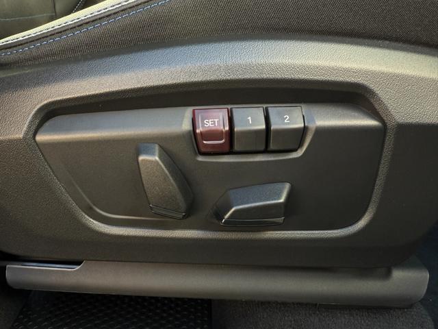 Ｘ１ ｘＤｒｉｖｅ　２０ｄ　Ｍスポーツ　２０２８年９月まで保証付　アルカンタラ／ヴェガンザブラックシート　ハンドルヒータ　１８ＡＷ　ＡＣＣ　ハンズオフアシスト　ＨＵＤ　全周囲カメラ　電動トランク　ＡｐｐｌｅＣａｒＰｌａｙ　アンビエントライト（10枚目）