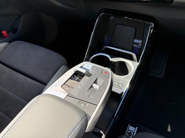 Ｘ１ ｘＤｒｉｖｅ　２０ｄ　Ｍスポーツ　２０２８年９月まで保証付　アルカンタラ／ヴェガンザブラックシート　ハンドルヒータ　１８ＡＷ　ＡＣＣ　ハンズオフアシスト　ＨＵＤ　全周囲カメラ　電動トランク　ＡｐｐｌｅＣａｒＰｌａｙ　アンビエントライト（38枚目）