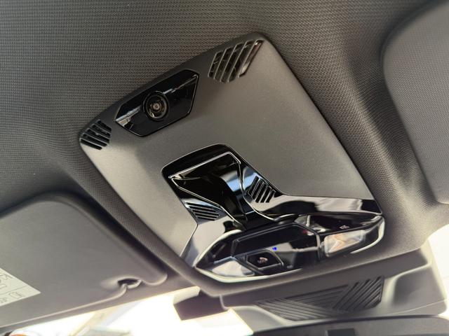Ｘ１ ｘＤｒｉｖｅ　２０ｄ　Ｍスポーツ　２０２８年９月まで保証付　アルカンタラ／ヴェガンザブラックシート　ハンドルヒータ　１８ＡＷ　ＡＣＣ　ハンズオフアシスト　ＨＵＤ　全周囲カメラ　電動トランク　ＡｐｐｌｅＣａｒＰｌａｙ　アンビエントライト（43枚目）