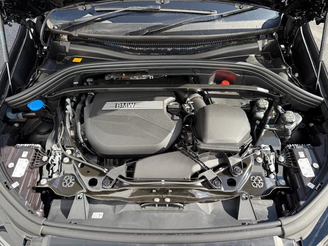 Ｘ１ ｘＤｒｉｖｅ　２０ｄ　Ｍスポーツ　２０２８年９月まで保証付　アルカンタラ／ヴェガンザブラックシート　ハンドルヒータ　１８ＡＷ　ＡＣＣ　ハンズオフアシスト　ＨＵＤ　全周囲カメラ　電動トランク　ＡｐｐｌｅＣａｒＰｌａｙ　アンビエントライト（50枚目）