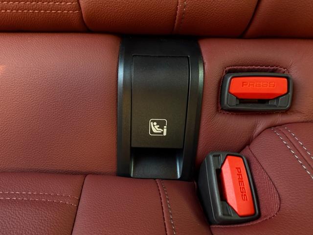 ｉ４ ｅＤｒｉｖｅ　４０　Ｍスポーツ　全国２年保証付　ヴァーネスカレザータコラレッドシート　ハイラインＰＫＧ　１８インチＡＷ　ＡＣＣ　ハンズオフアシスト　ＨＵＤ　電動トランク　シートヒータ　アンビエントライト　ＡｐｐｌｅＣａｒＰｌａｙ（12枚目）