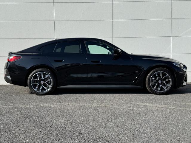 ｉ４ ｅＤｒｉｖｅ　４０　Ｍスポーツ　全国２年保証付　ヴァーネスカレザータコラレッドシート　ハイラインＰＫＧ　１８インチＡＷ　ＡＣＣ　ハンズオフアシスト　ＨＵＤ　電動トランク　シートヒータ　アンビエントライト　ＡｐｐｌｅＣａｒＰｌａｙ（53枚目）