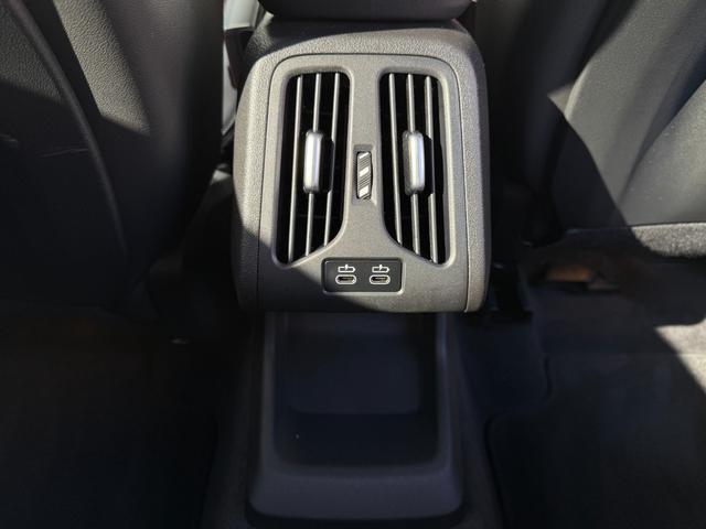 Ｘ１ Ｍ３５ｉ　ｘＤｒｉｖｅ　２０２８年７月まで保証付　サンルーフ　パーフォレーテッド・ヴェガンザレッドシート　ハンドルヒータ　ＯＰ２０ＡＷ　Ｍｓｐブレーキ　ハーマン音響　ＡＣＣ　ハンズオフアシスト　３６０カメラ　ＣａｒＰｌａｙ（16枚目）