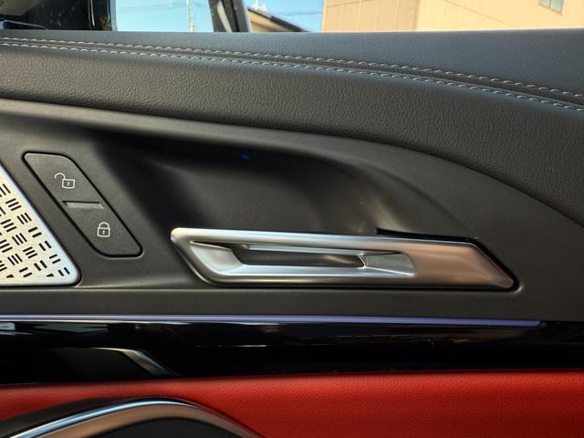 Ｘ１ Ｍ３５ｉ　ｘＤｒｉｖｅ　２０２８年７月まで保証付　サンルーフ　パーフォレーテッド・ヴェガンザレッドシート　ハンドルヒータ　ＯＰ２０ＡＷ　Ｍｓｐブレーキ　ハーマン音響　ＡＣＣ　ハンズオフアシスト　３６０カメラ　ＣａｒＰｌａｙ（24枚目）